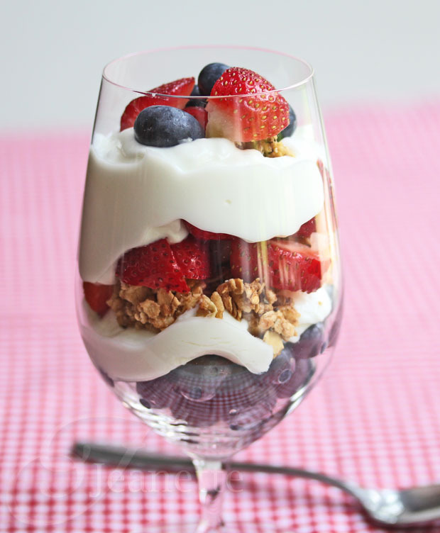 Vegan & Gluten-Free Yogurt Berry Parfait
