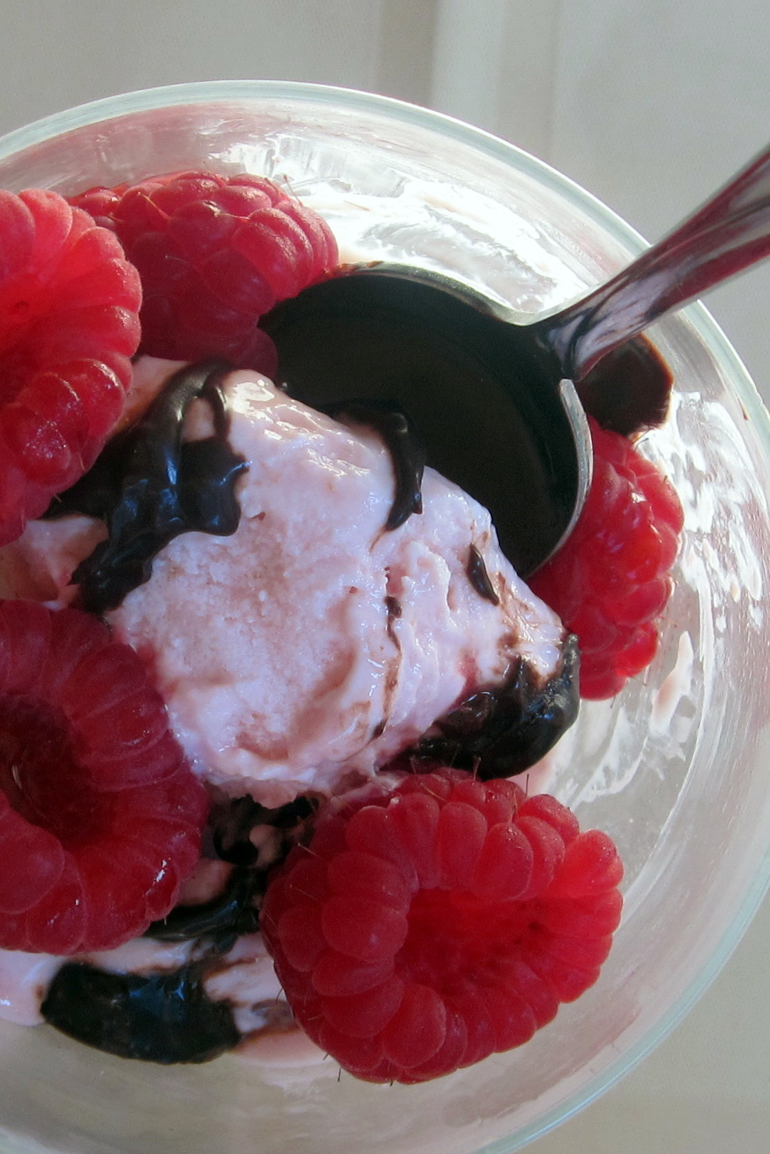 Recipe: Raspberry Frozen Yogurt with Dark Chocolate