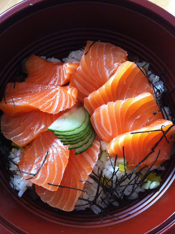 Sliced Salmon with Rice