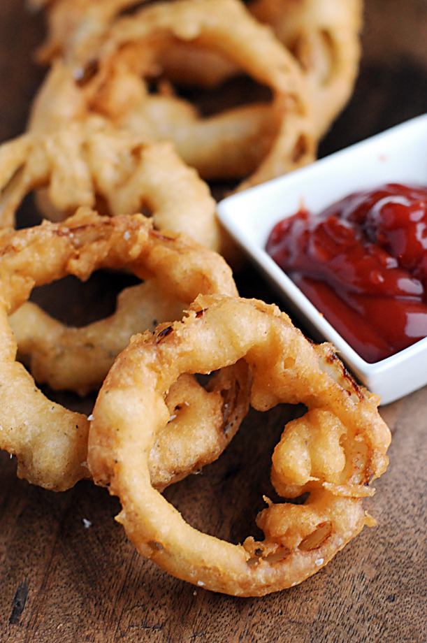 Beer Battered Onion Rings (by dineanddish)