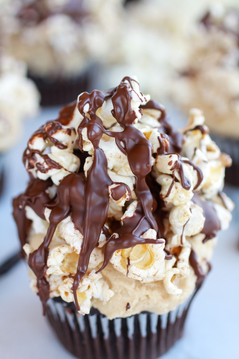 Recipe: Sugared Brown Butter Vanilla Bean Popcorn Chocolate Cupcakes
