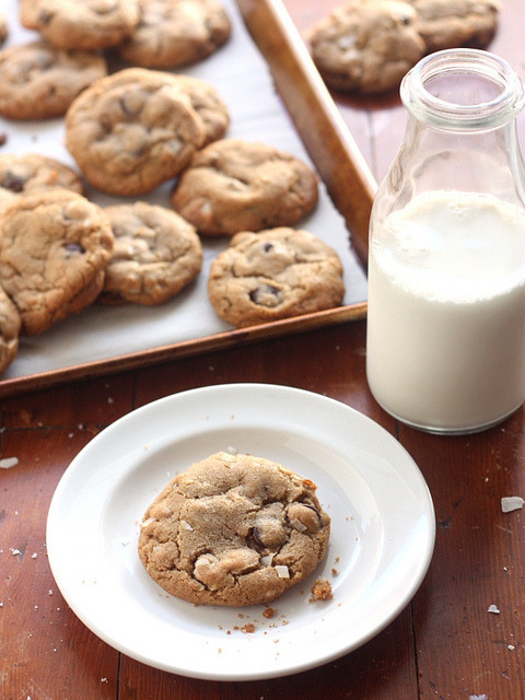 Coconut Oil Chocolate Chip Cookies by Completely Delicious on Flickr.
