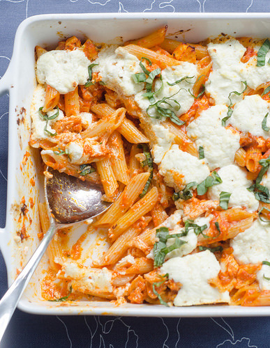 Baked Penne with Roasted Red Peppers and Goat Cheese