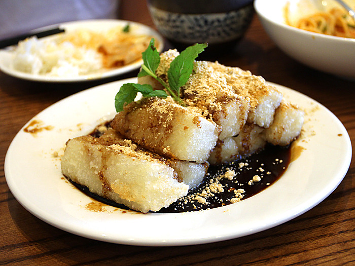 STICKY FRIED RICE CAKES WITH BLACK SUGAR