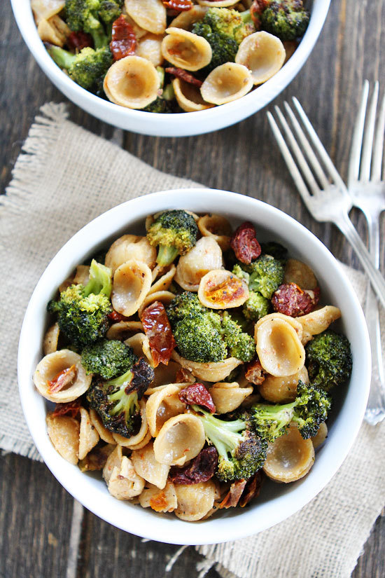 Pasta with roasted broccoli and sundried tomatoes